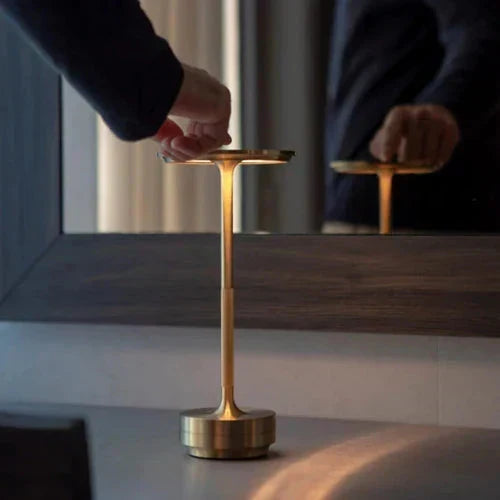Lámpara de mesa portátil de metal, elegante, inalámbrica, regulable y recargable