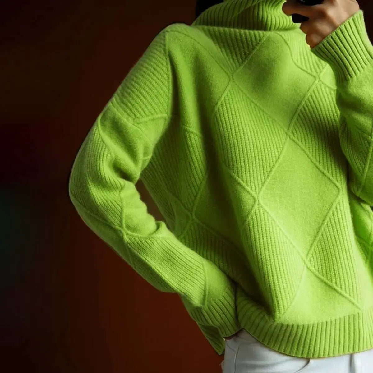 Suéter de punto de rombos para mujer con cuello alto y corte holgado