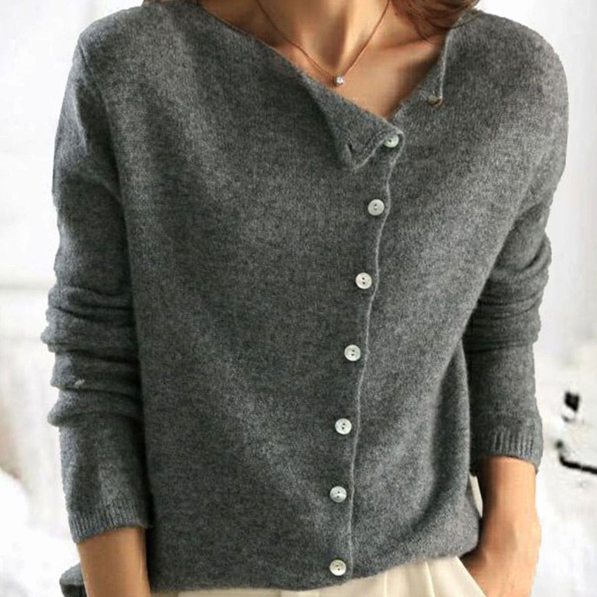 Cárdigan de punto suave para mujer con botones asimétricos