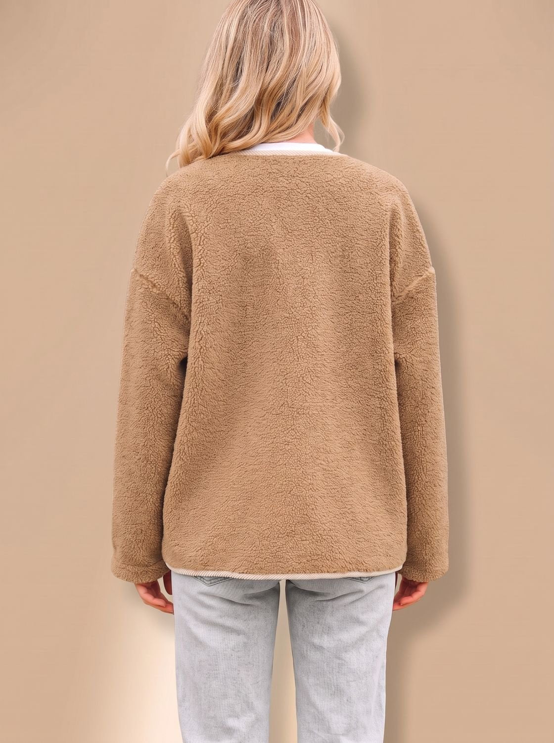 Olivia | Chaqueta teddy holgada para mujer, con botones delanteros y bolsillos de parche
