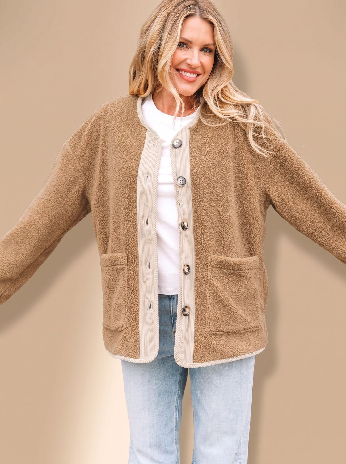 Olivia | Chaqueta teddy holgada para mujer, con botones delanteros y bolsillos de parche