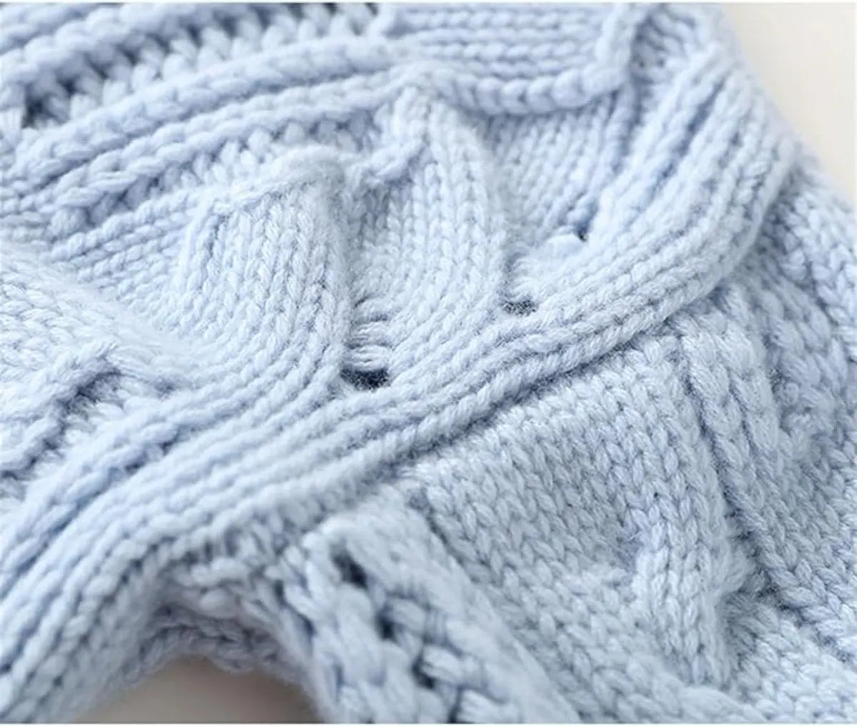 Jersey de punto trenzado para mujer con cuello alto y corte holgado