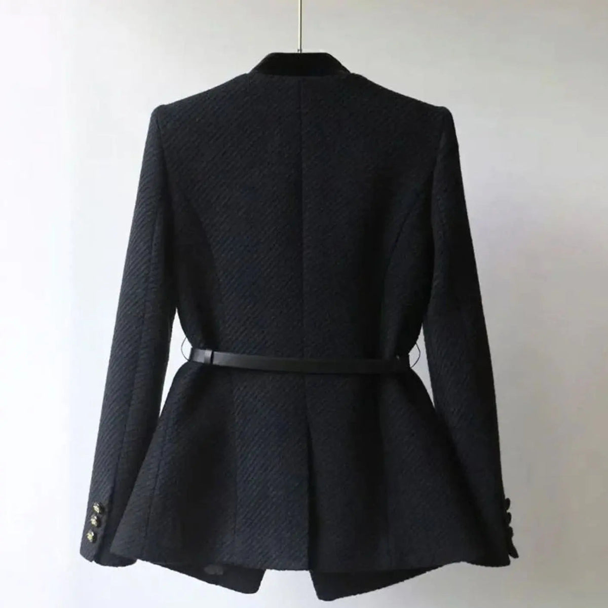 Abrigo de tweed elegante para mujer con cinturón y botones de estilo militar