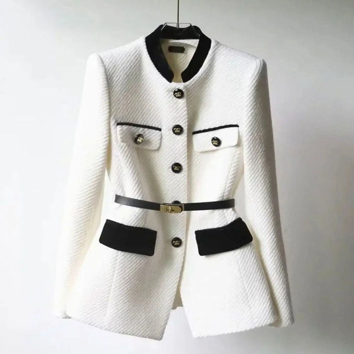 Abrigo de tweed elegante para mujer con cinturón y botones de estilo militar