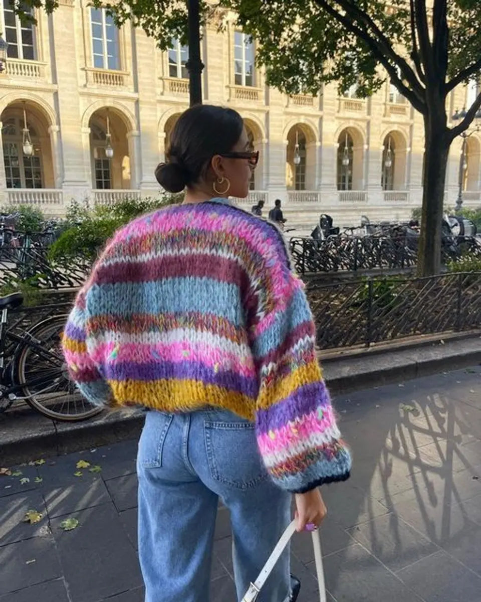 Cárdigan corto de punto para mujer con bloques de color y diseño de patchwork