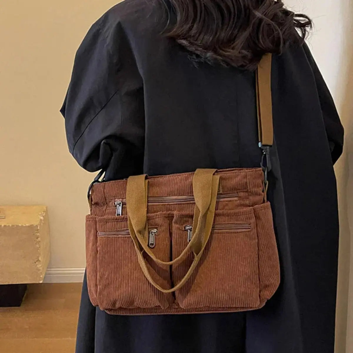 Bolso tote de pana para mujer con múltiples bolsillos y asa para el hombro