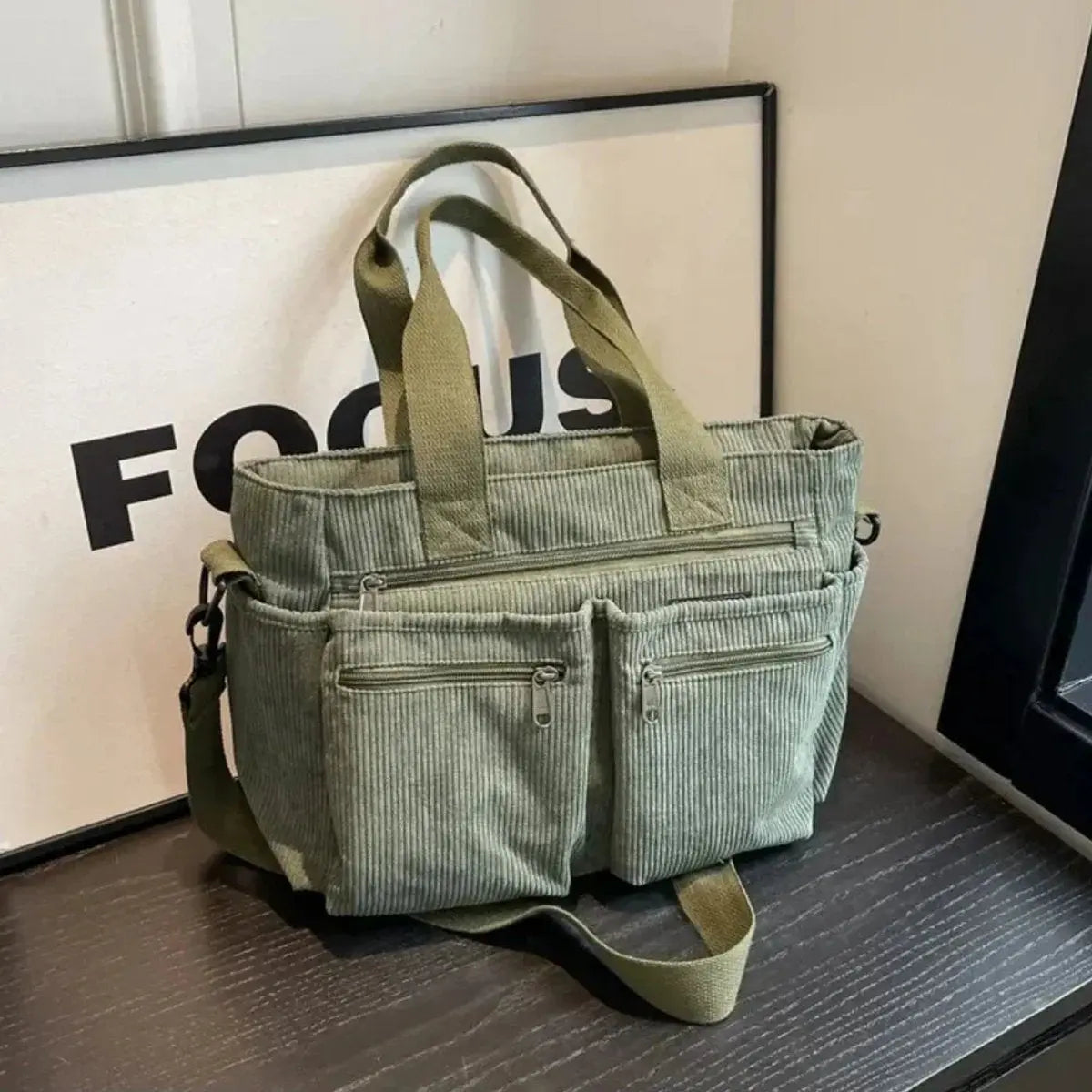 Bolso tote de pana para mujer con múltiples bolsillos y asa para el hombro