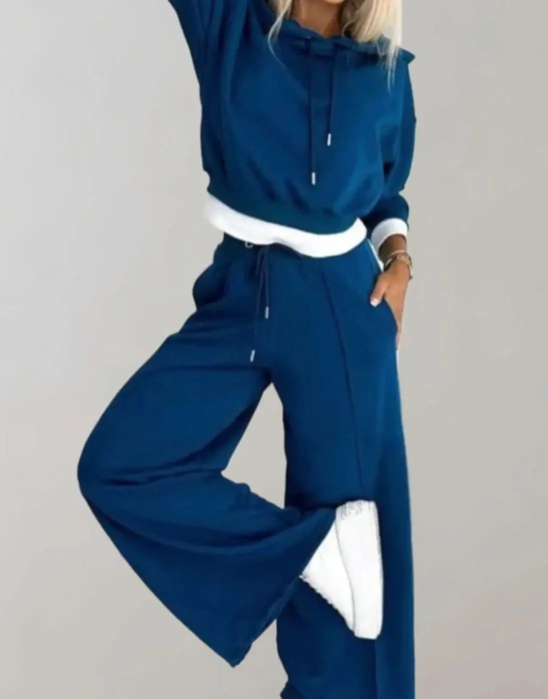 Conjunto deportivo corto para mujer con sudadera con capucha, pantalón de pierna ancha y cordón