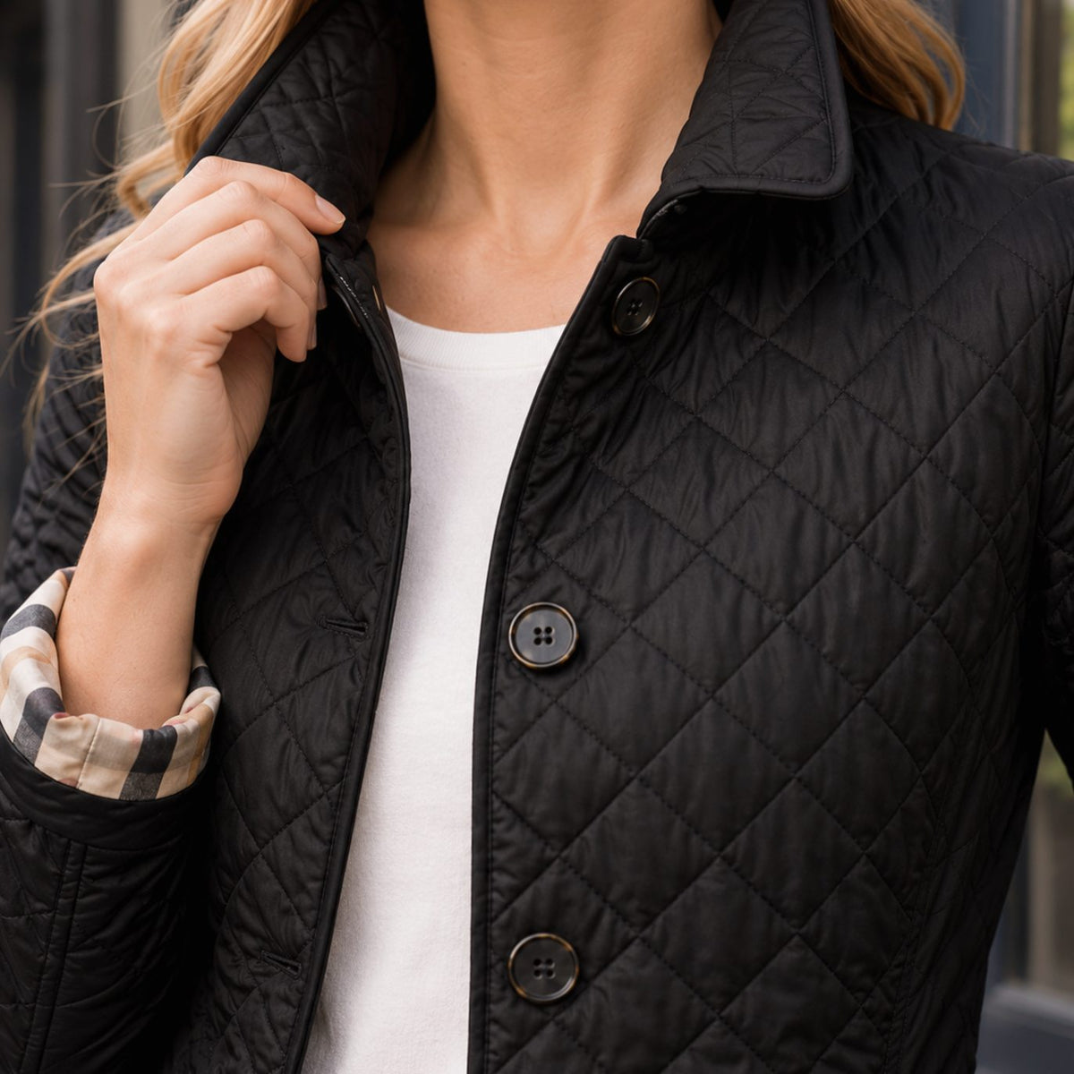 Chaqueta acolchada para mujer con patrón de rombos, botones delanteros y puños de cuadros
