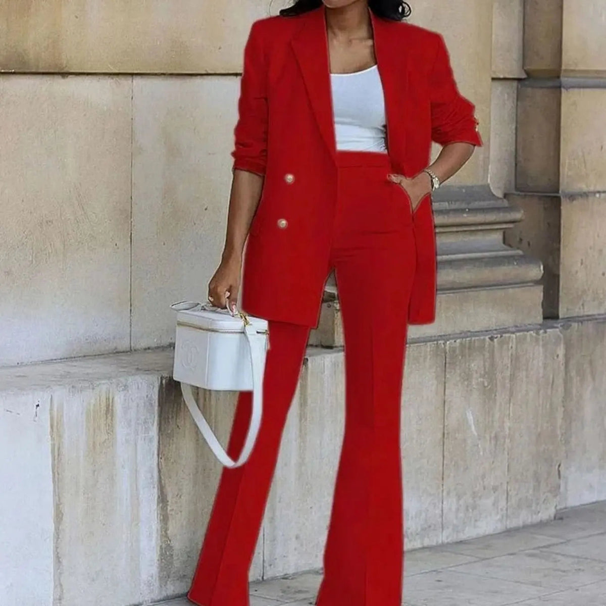 Conjunto de traje de mujer con blazer entallado de doble botonadura y pantalón acampanado