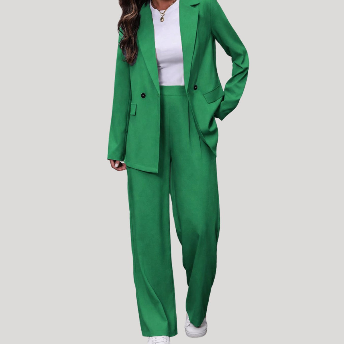 Traje de pantalón de mujer de sastrería con doble botonadura y pierna ancha