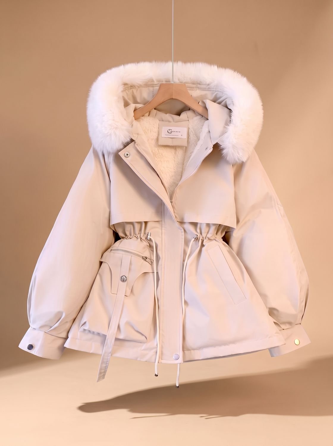 Chaqueta acolchada de piel sintética con capucha, cordón y cintura ajustada para mujer