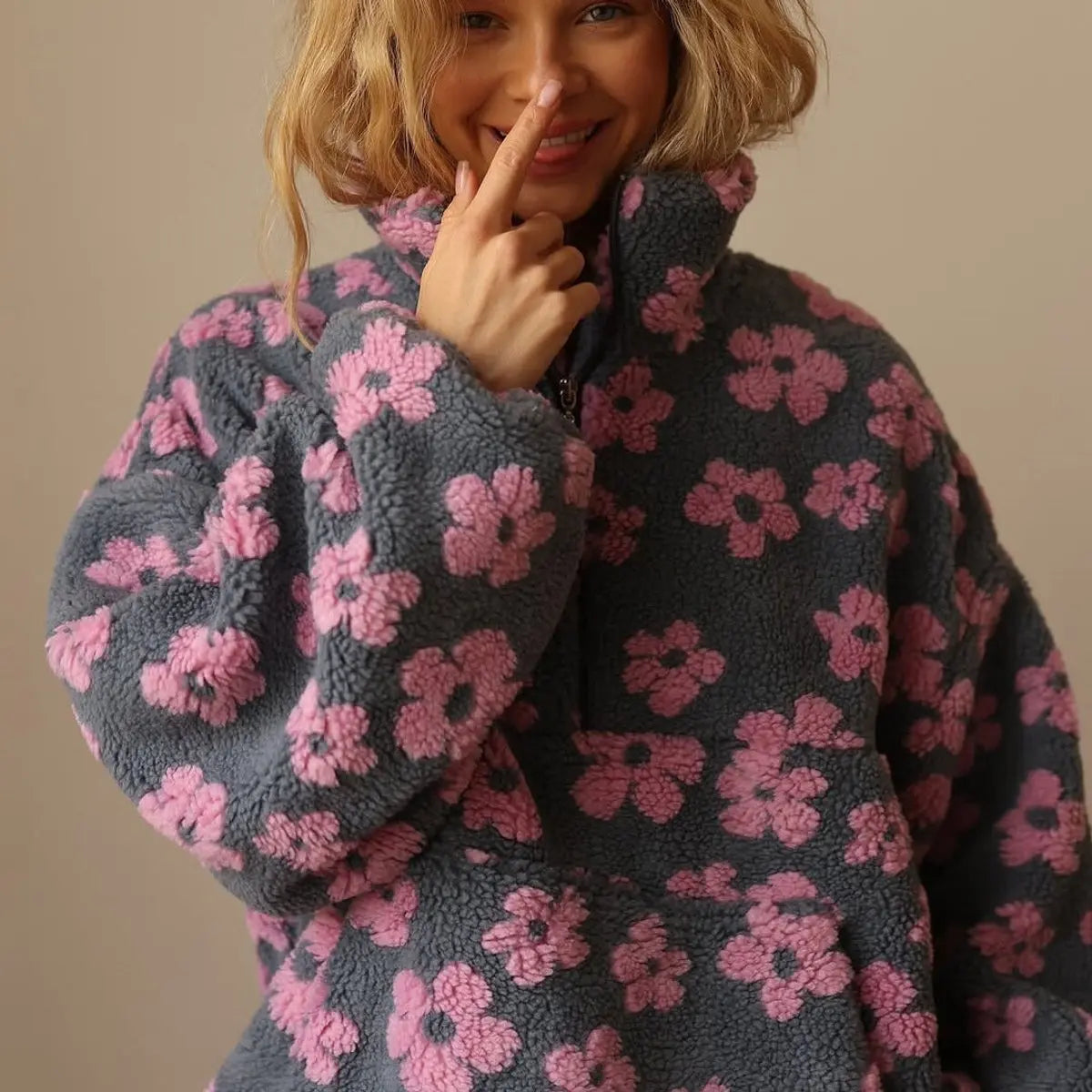 Jersey extragrande de forro polar sherpa con estampado floral y media cremallera para mujer