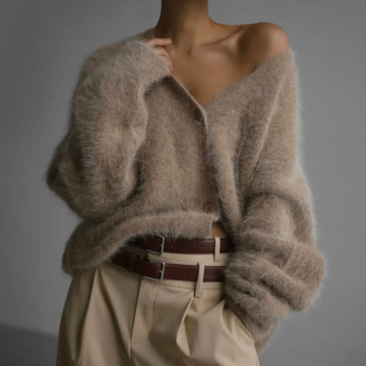 Cárdigan mullido de mezcla de mohair, cuello de pico y botones para mujer