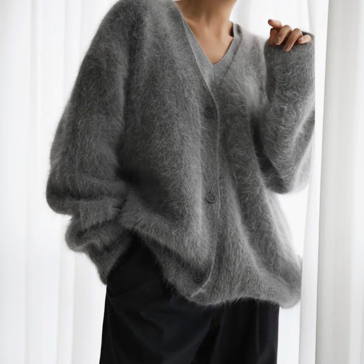 Cárdigan mullido de mezcla de mohair, cuello de pico y botones para mujer