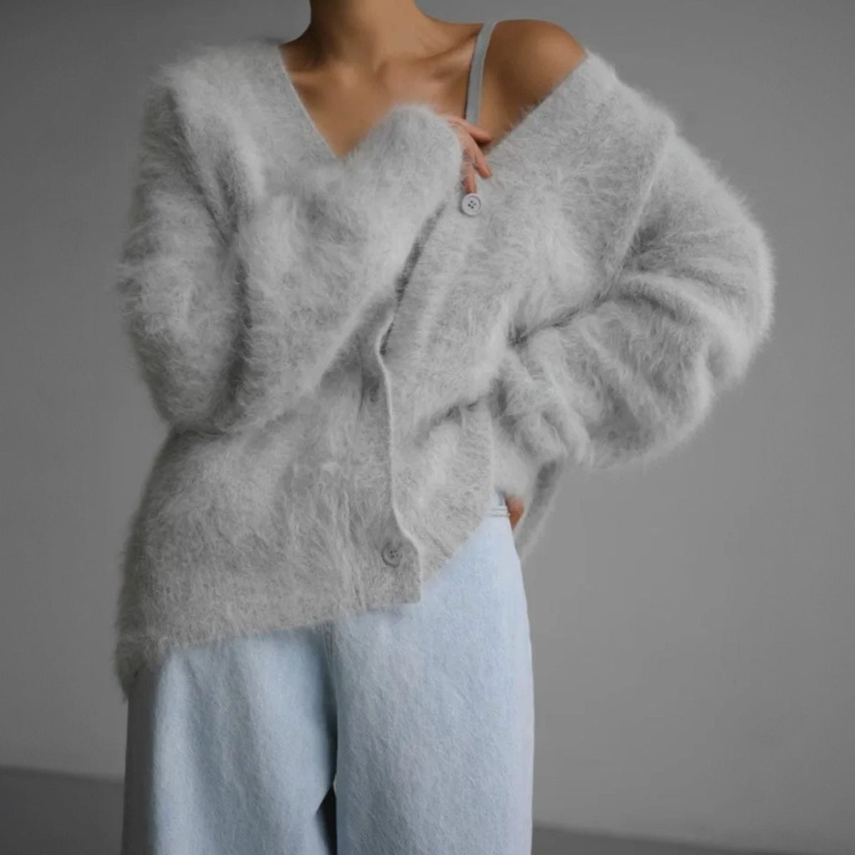 Cárdigan mullido de mezcla de mohair, cuello de pico y botones para mujer