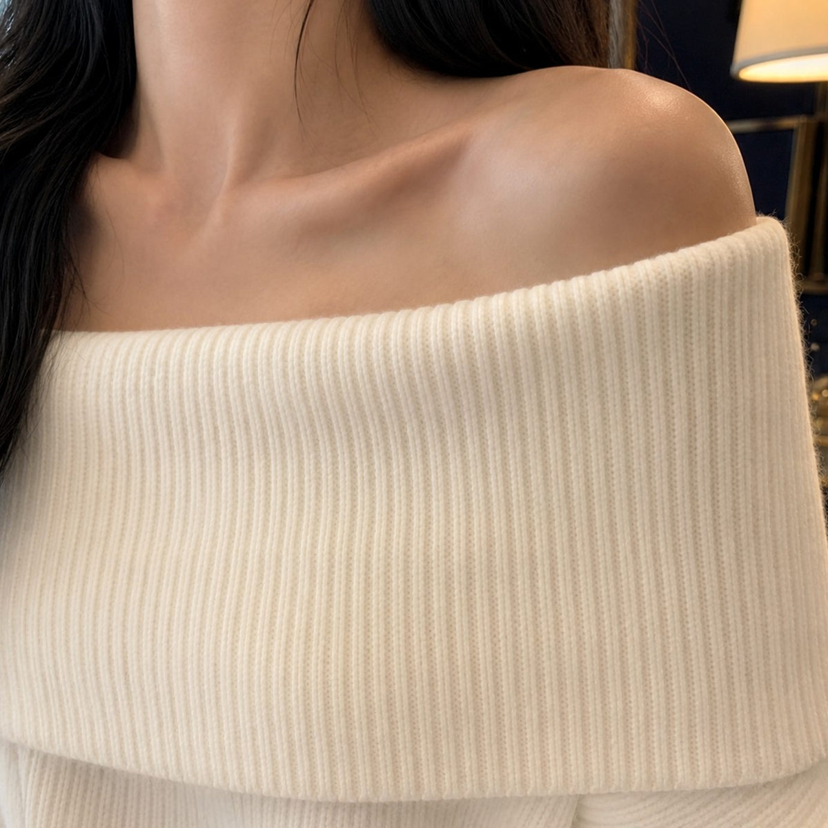 Jersey de punto oversize con hombros descubiertos y cuello vuelto para mujer