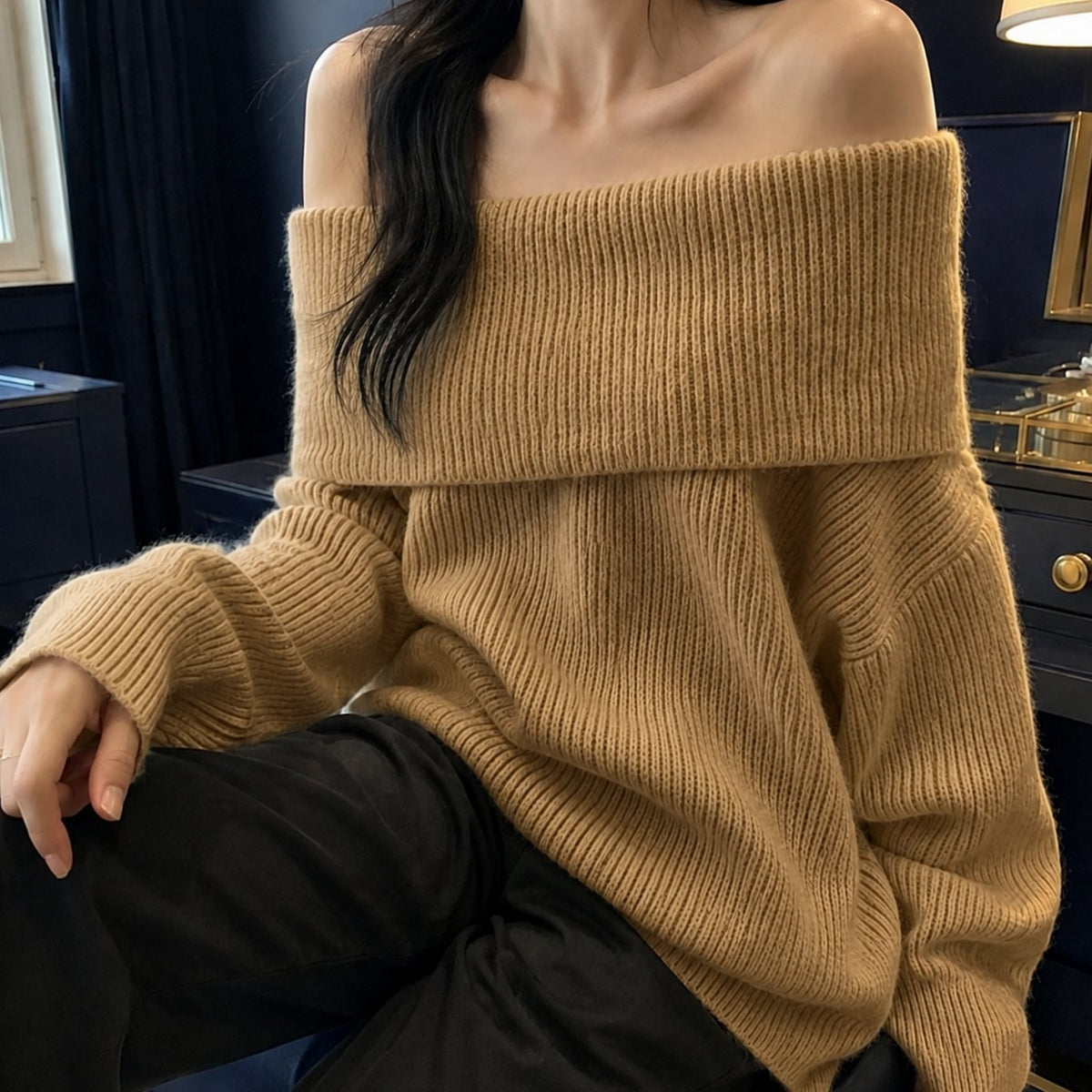 Jersey de punto oversize con hombros descubiertos y cuello vuelto para mujer