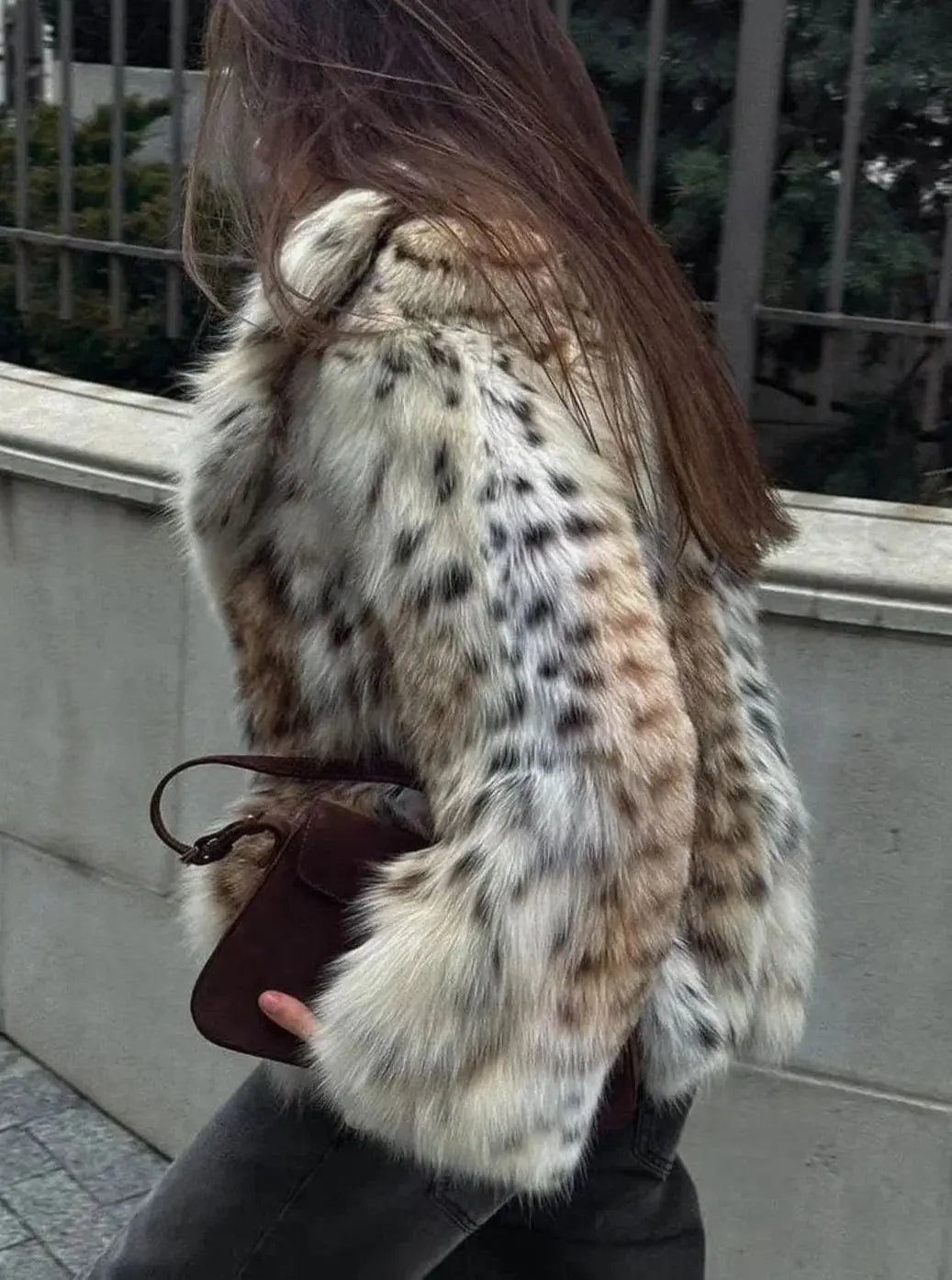 Abrigo de pelo sintético con estampado de leopardo para mujer