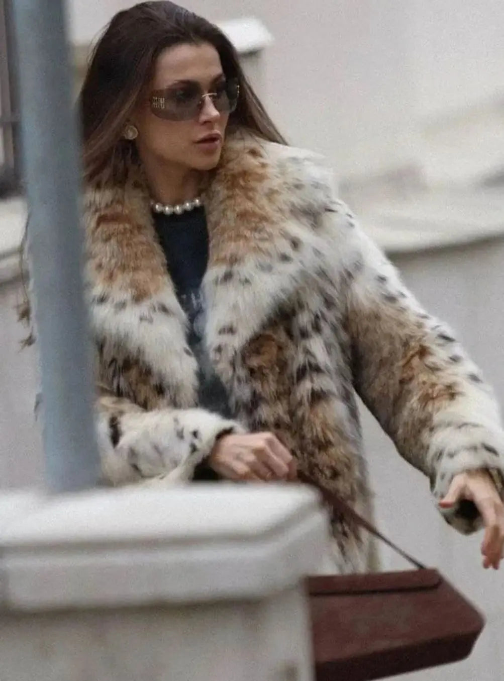Abrigo de pelo sintético con estampado de leopardo para mujer