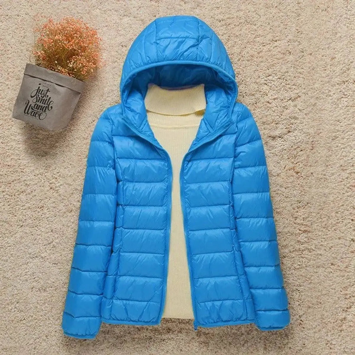 Chaqueta ligera acolchada con capucha, relleno de plumón y plegable para mujer