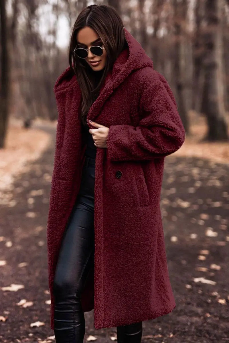 Abrigo largo de forro polar tipo teddy con corte relajado y acolchado para mujer