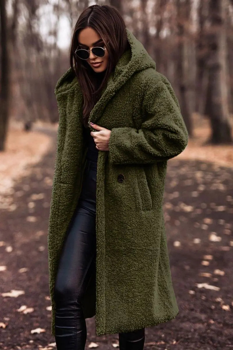 Abrigo largo de forro polar tipo teddy con corte relajado y acolchado para mujer