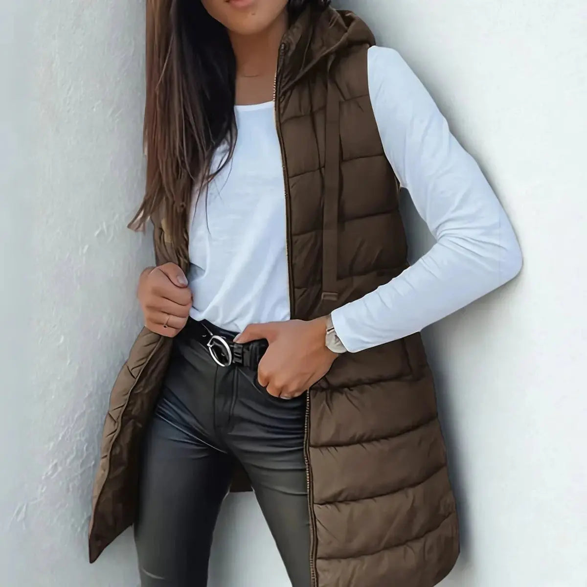 Chaleco largo acolchado sin mangas con capucha para mujer