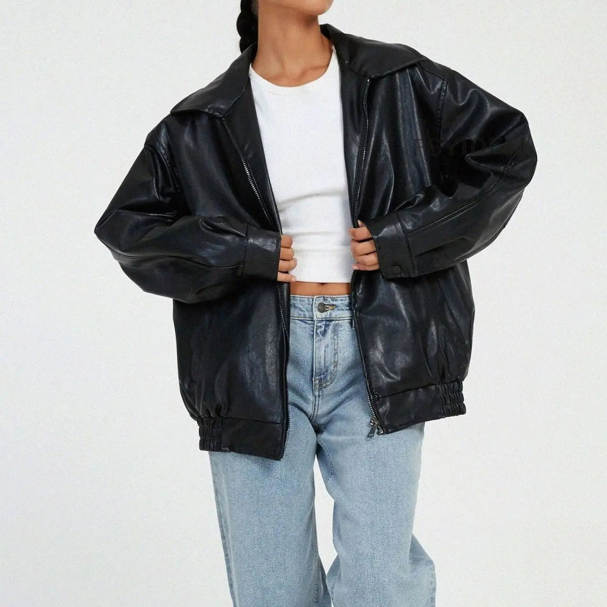 Chaqueta moderna extragrande de cuero sintético con cremallera para mujer