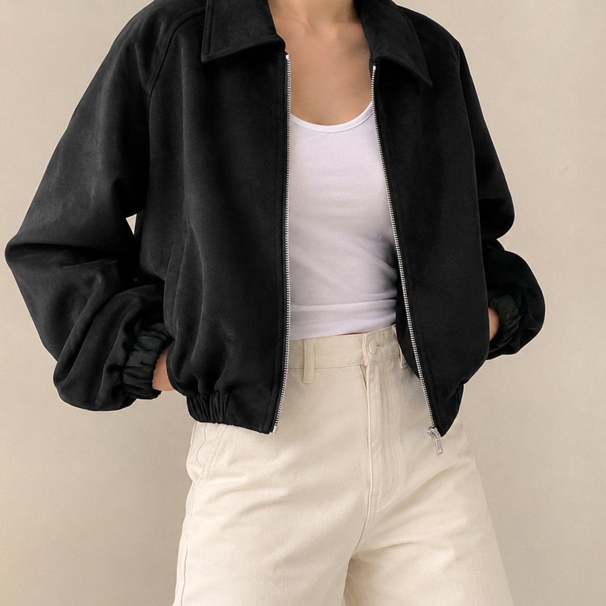 Chaqueta corta extragrande de ante sintético con cremallera para mujer