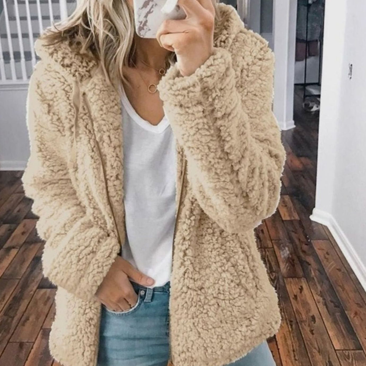 Abrigo extragrande con capucha de forro polar de peluche para mujer, beige
