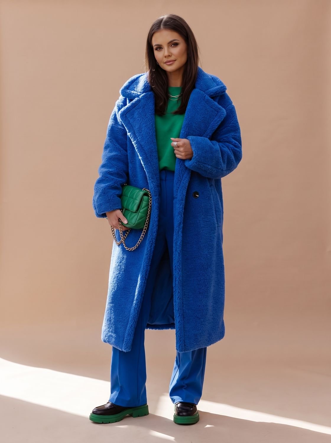 Emily | Abrigo largo de invierno de piel sintética de peluche extragrande para mujer
