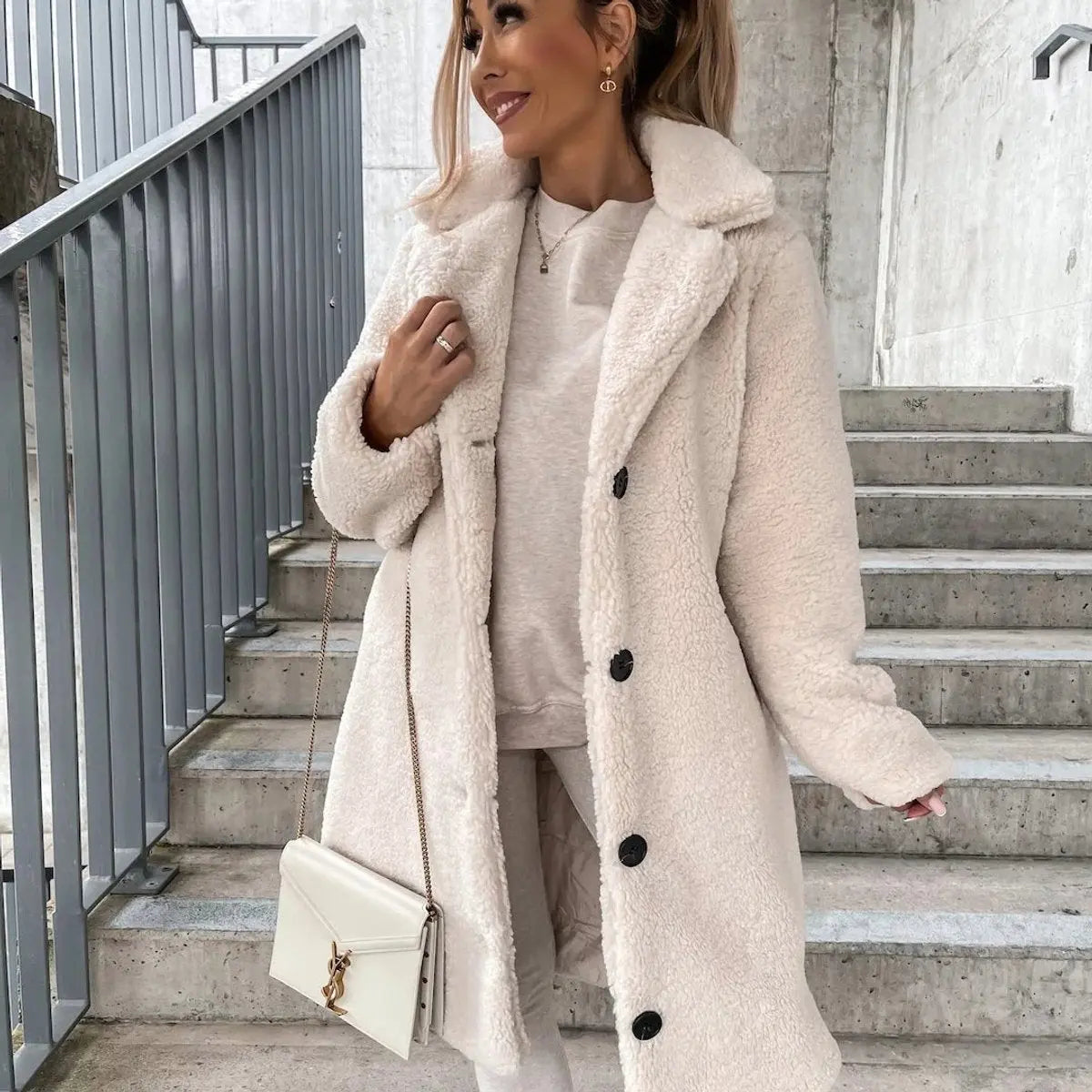 Abrigo acolchado largo extragrande de forro polar teddy para mujer