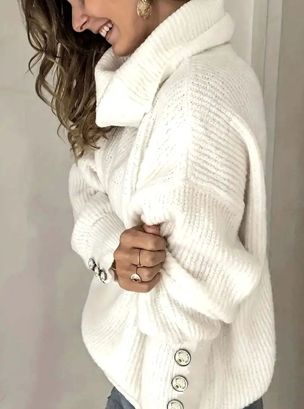 Jersey de punto acanalado para mujer con cuello drapeado y puños abotonados