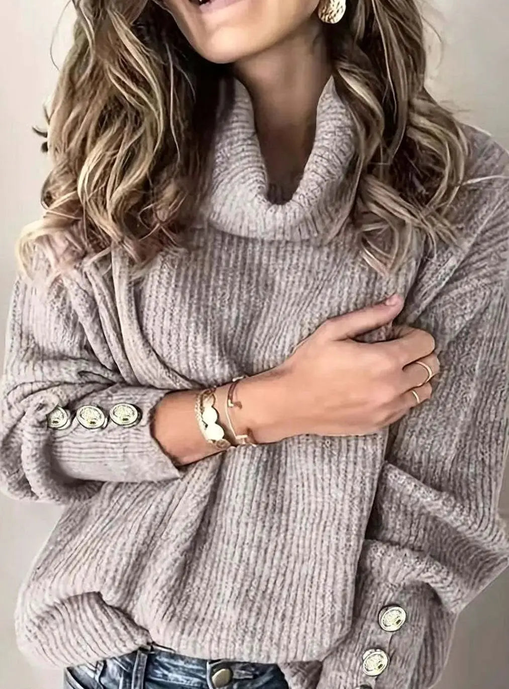 Jersey de punto acanalado para mujer con cuello drapeado y puños abotonados
