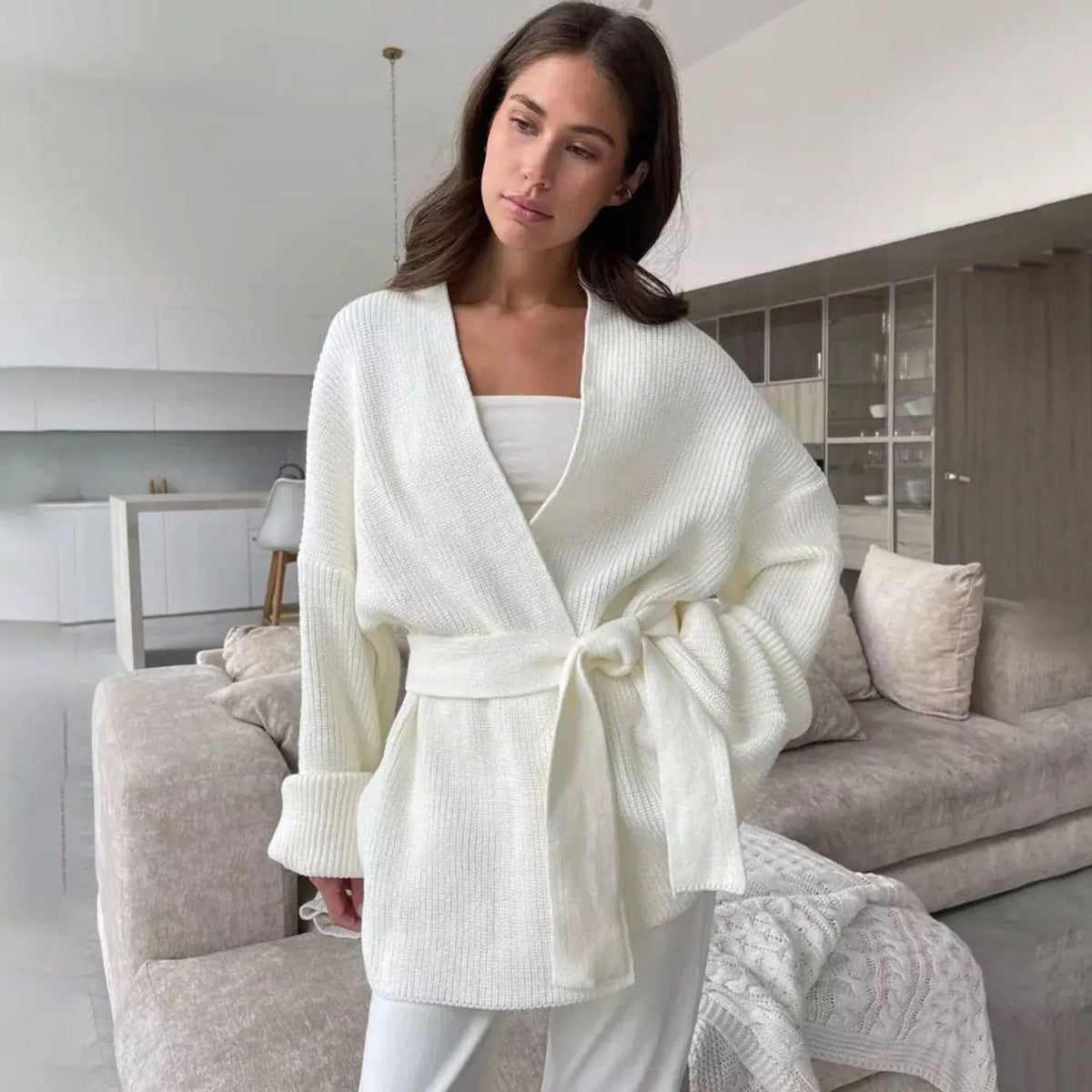 Jersey de punto acanalado para mujer con cárdigan envolvente, cinturón y cuello de pico
