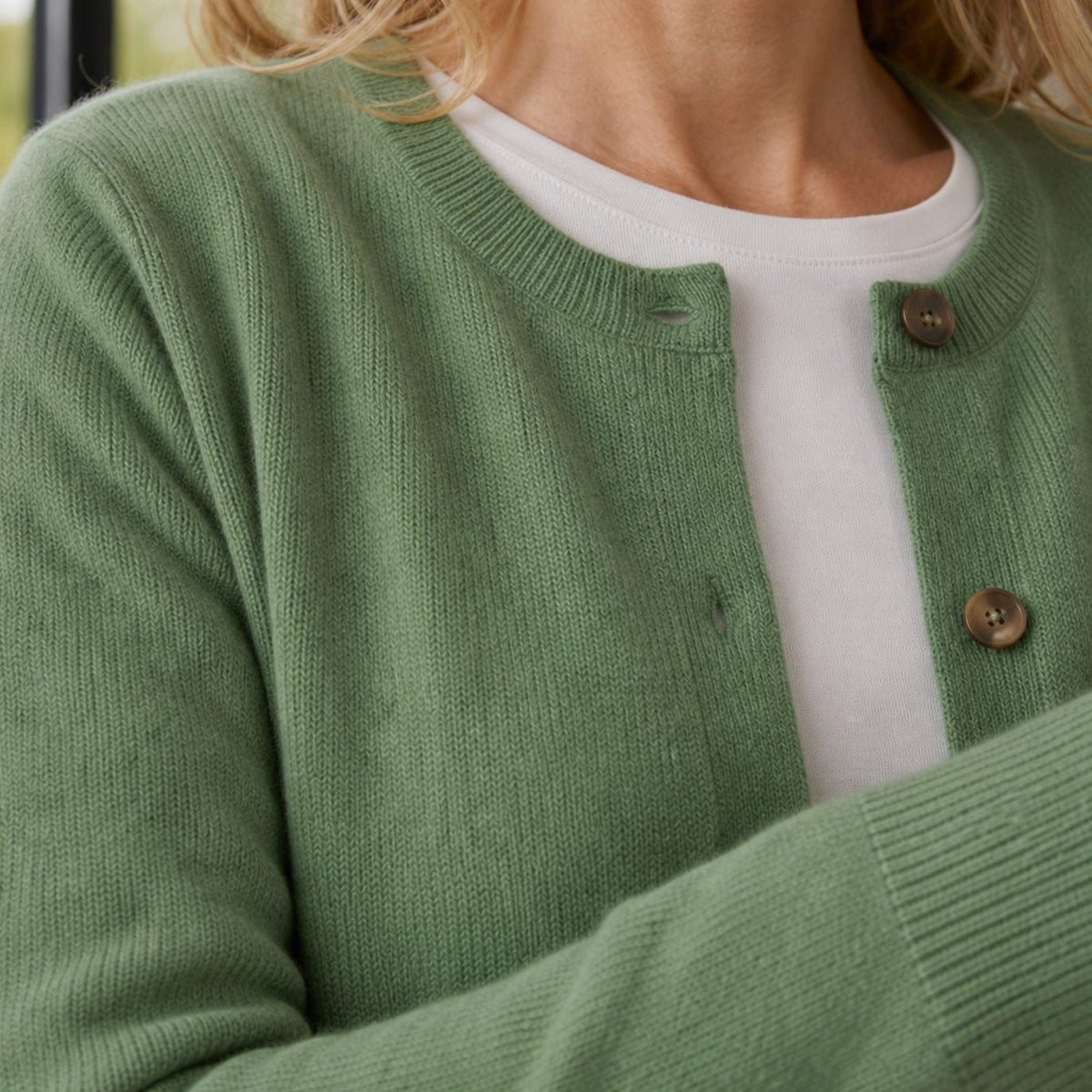 Cárdigan de punto para mujer con cuello redondo y botones delanteros