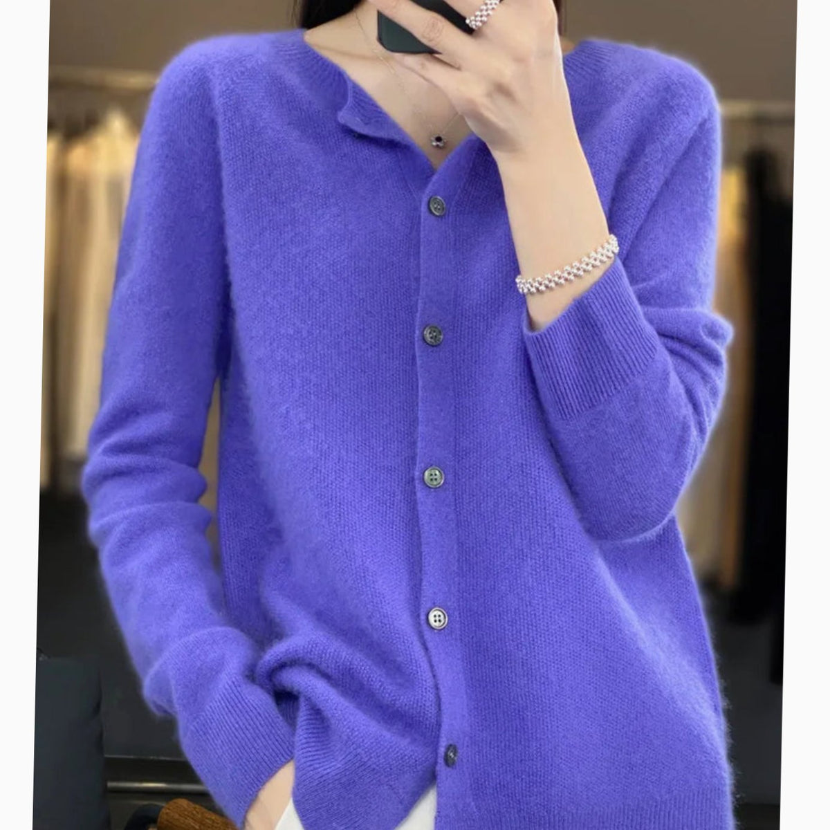 Cárdigan de punto suave con cuello de pico y botones frontales para mujer