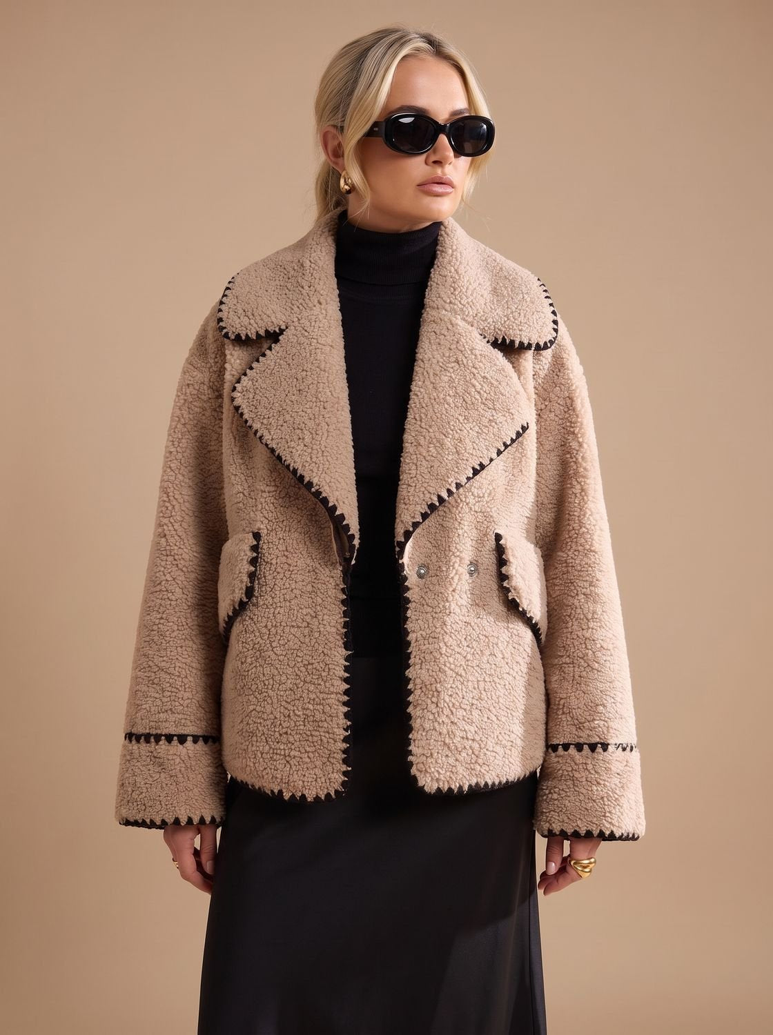 Amelia | Chaqueta bomber de piel sintética de peluche para mujer con ribete en contraste