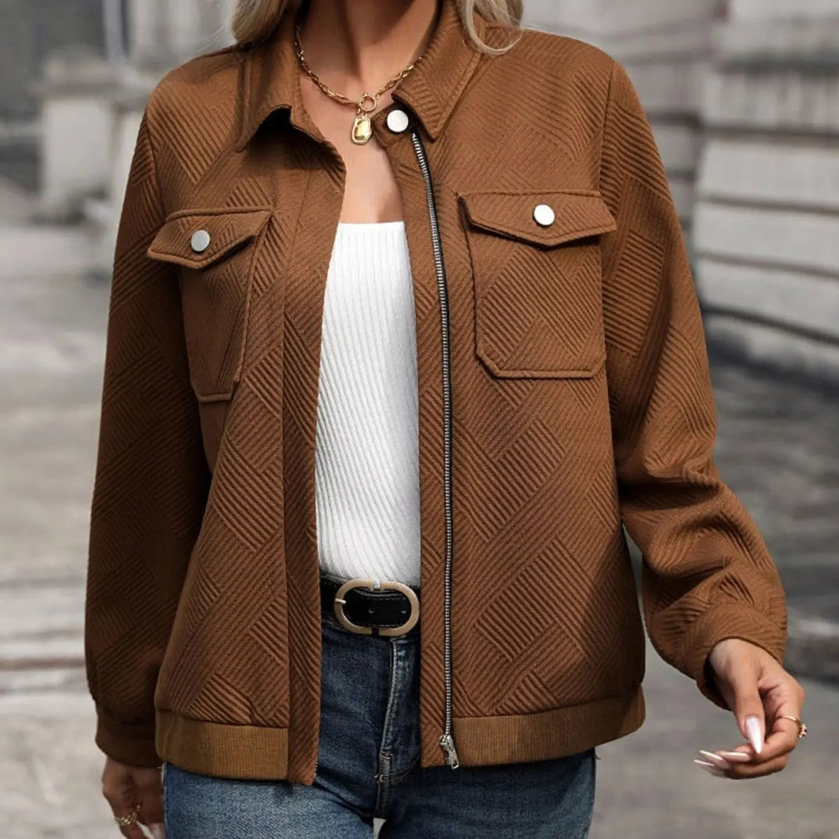 Chaqueta de manga larga texturizada con cremallera para mujer y bolsillos en el pecho