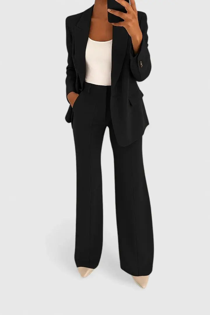 Traje de dos piezas para mujer con blazer entallado y pantalón de vestir para la oficina