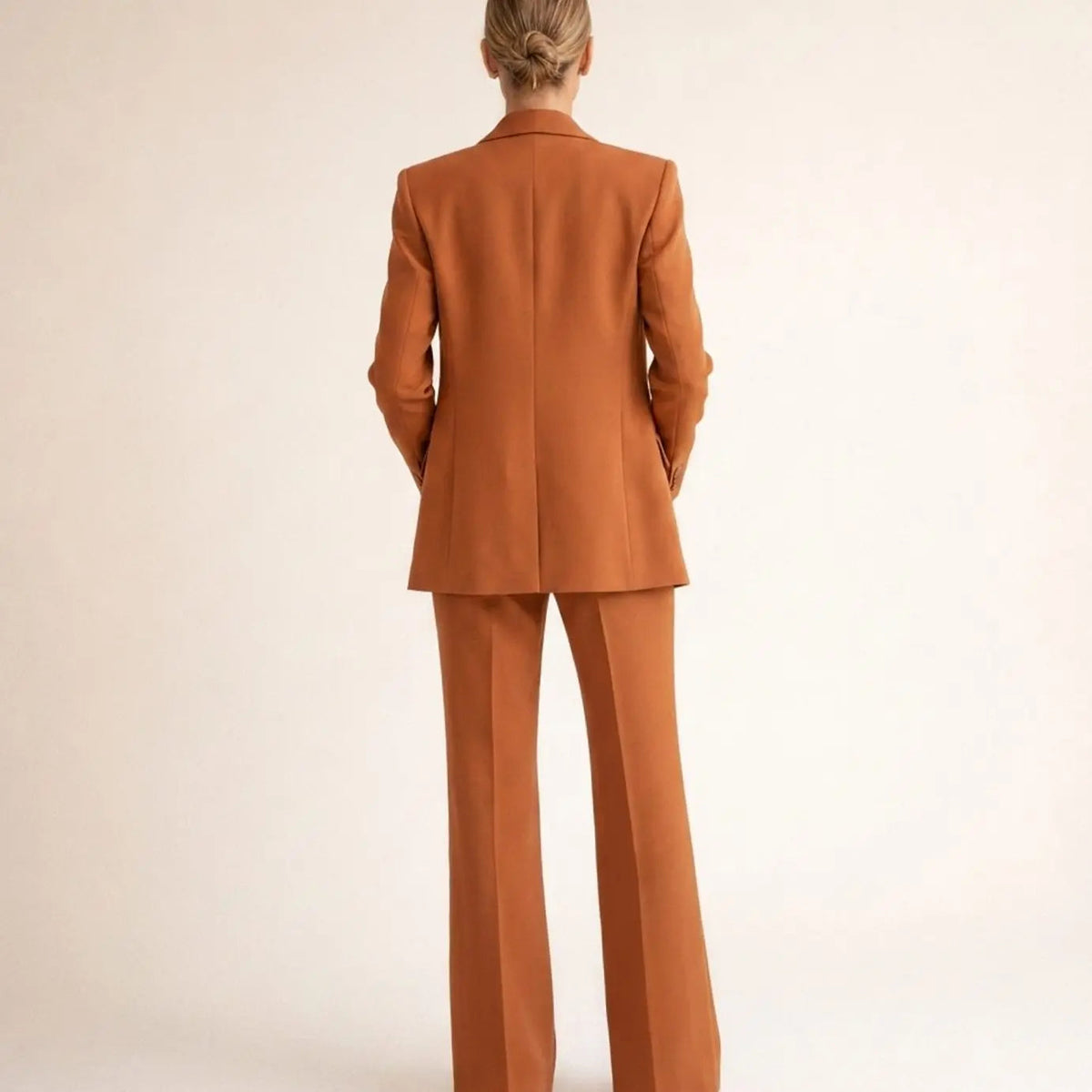 Conjunto de traje para mujer, con blazer entallada y pantalón de pernera ancha