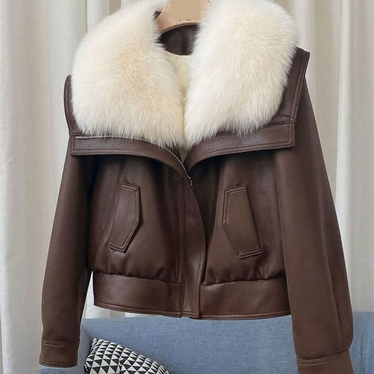Chaqueta corta de invierno para mujer, de piel sintética, con cuello de pelo mullido