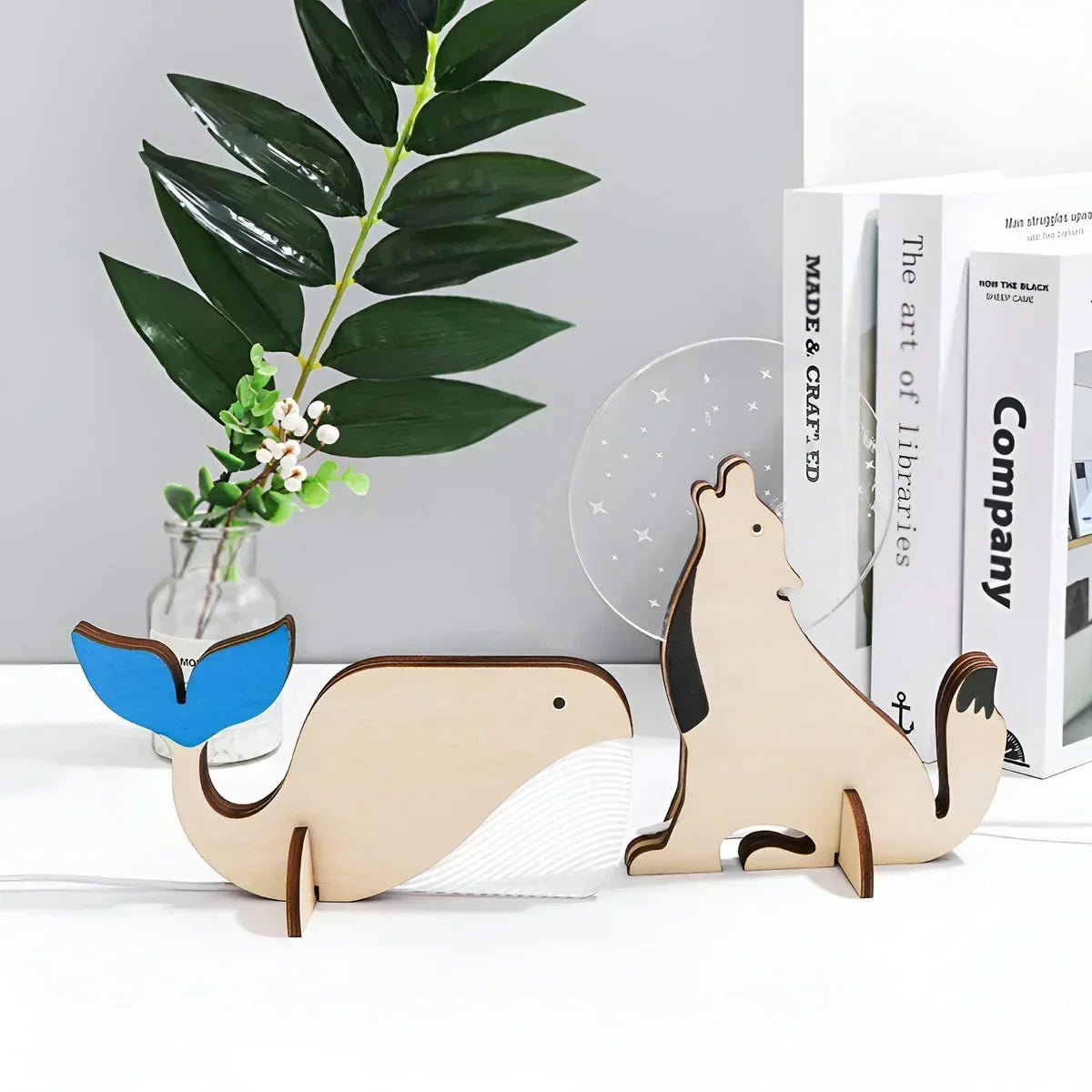 Lámpara de mesa de noche táctil de madera y acrílico con silueta de fauna